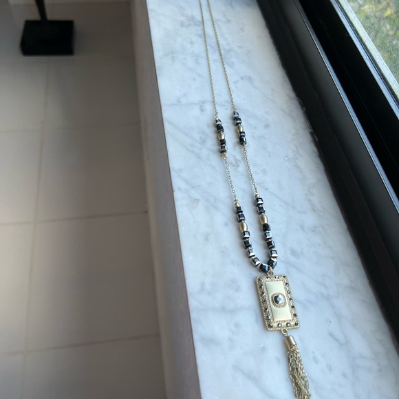 DECORATIVE GOLD TONE LONG NECKLACE WITH CRYSTALS and RHINESTONES and BEADS - Picture 6 of 10